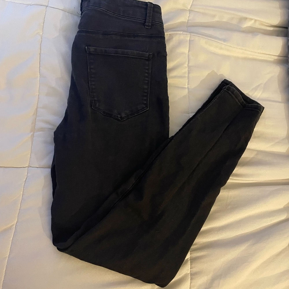 Forever 21 skinny jeans stretchy!!